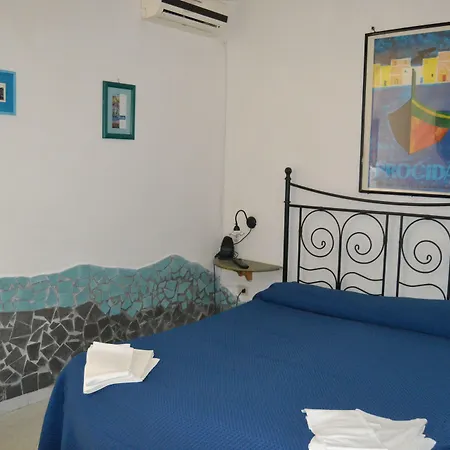 Piccolo Tirreno 3* Procida